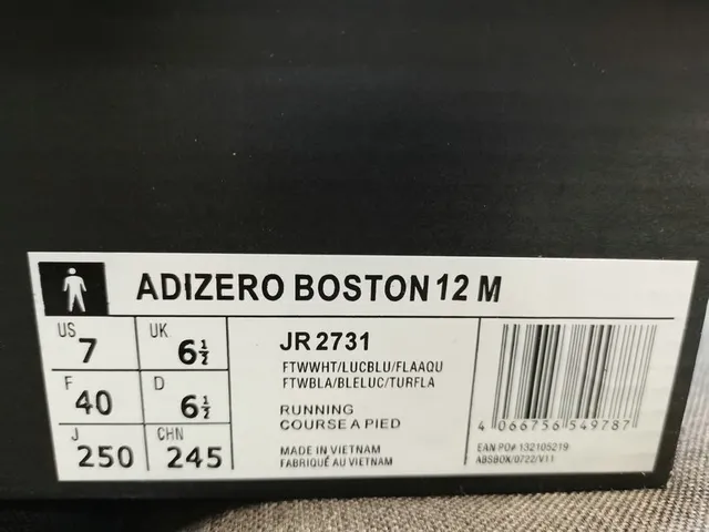 Adidas Blanco Azul Parte Superior de Malla Ingenierada Tres Rayas Laterales Marcas Zapatos de Running 2