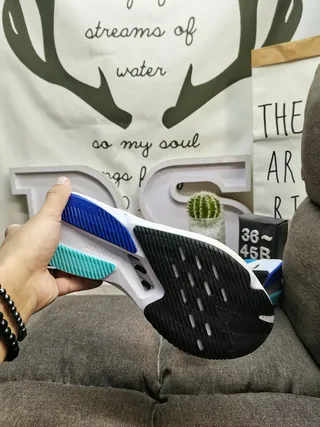 Adidas Blanco Azul Parte Superior de Malla Ingenierada Tres Rayas Laterales Marcas Zapatos de Running 4