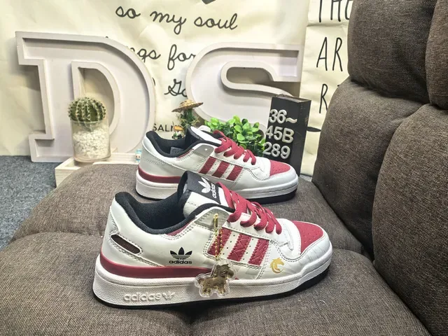 Adidas White Brown Low-Top Perforated Toe Lifestyle Sneakers 11