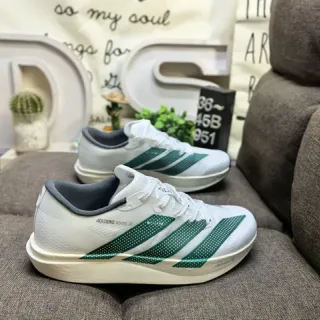 Adidas Blanco Verde Zapatillas de correr ligeras con upper de malla ingenieril perforado con overlay de tres rayas