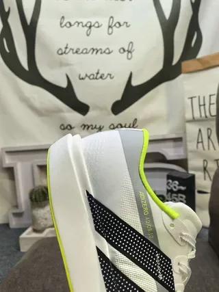 Adidas أبيض أخضر منخفض الملف الشخصي مستوحى من السباق منثور ثلاث شرائط متداخلة أحذية رياضية لأسلوب الحياة 3
