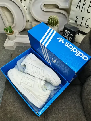 Adidas White Low-Top Lifestyle Sneakers 3