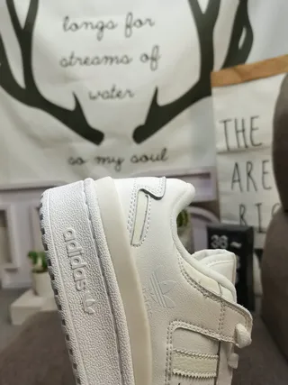 Adidas White Low-Top Lifestyle Sneakers 4