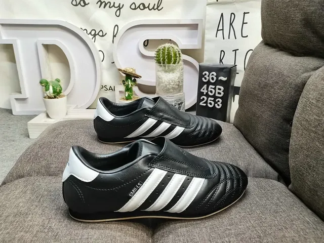 Adidas White Silver Low-Top Leather Upper Lifestyle Sneakers 21