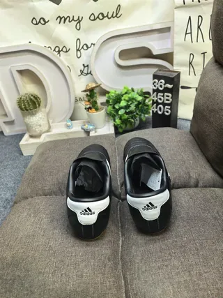 Adidas White Silver Low-Top Quilted Toe Cap Lifestyle Sneakers 18