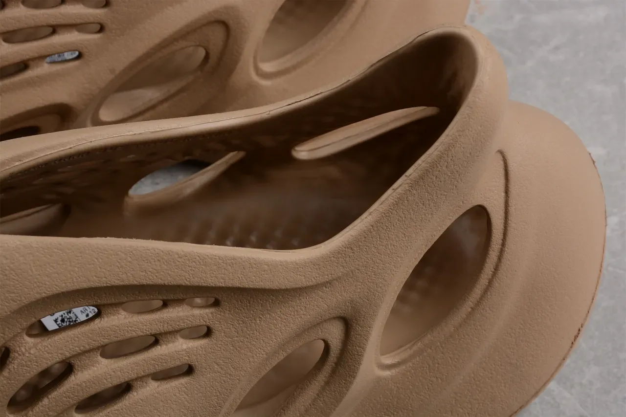 Adidas Yeezy Foam Runner Beige Lifestyle Sneakers 12