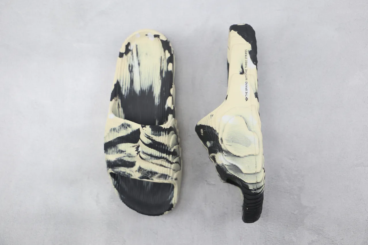 Adidas Yeezy Slide Marbled Black and Cream Slippers 3