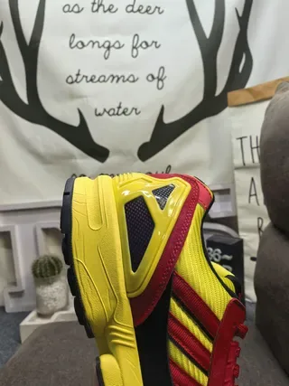 Adidas पीला लाल तीन पट्टी साइड पैनल टॉर्शन बार मिडसोल लाइफस्टाइल स्नीकर 3