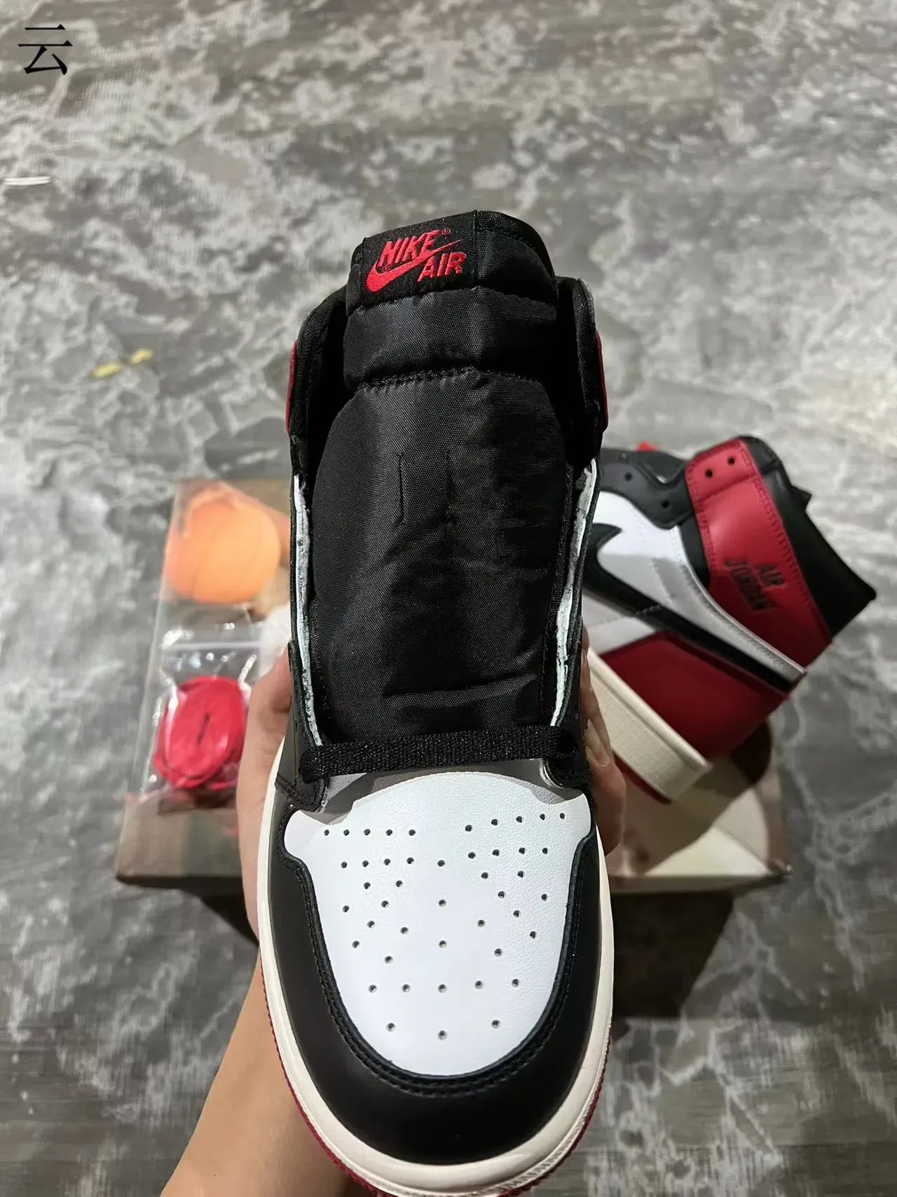 Air Jordan 1 Black White University Red Basketball Shoes 3