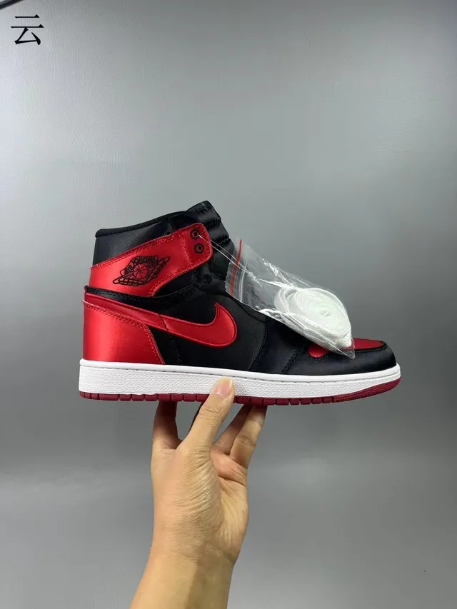 Air Jordan 1 High Black Red White Basketball Shoes 2