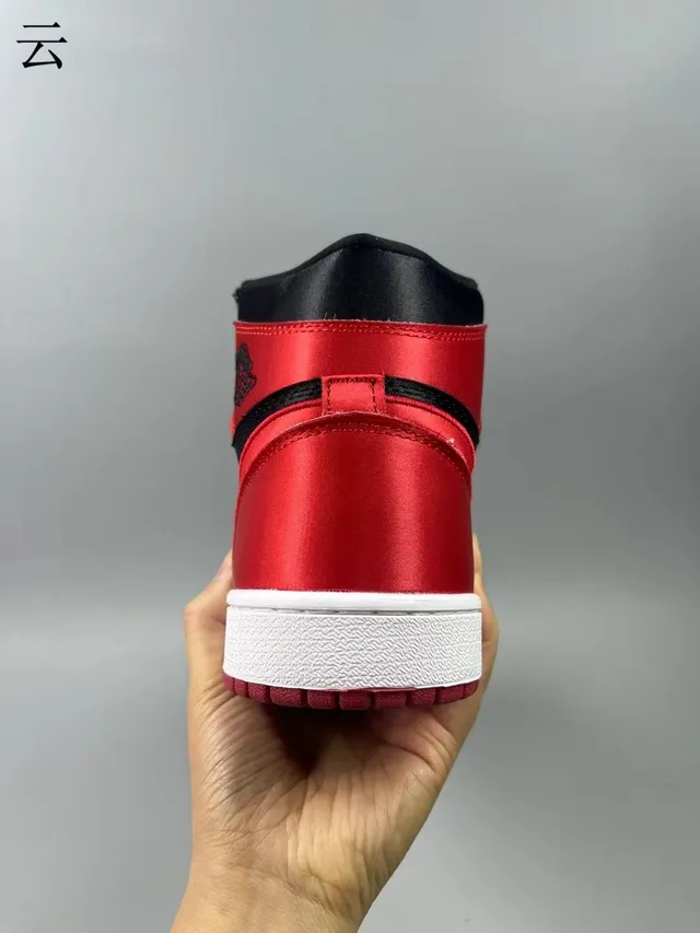 Air Jordan 1 High Black Red White Basketball Shoes 3