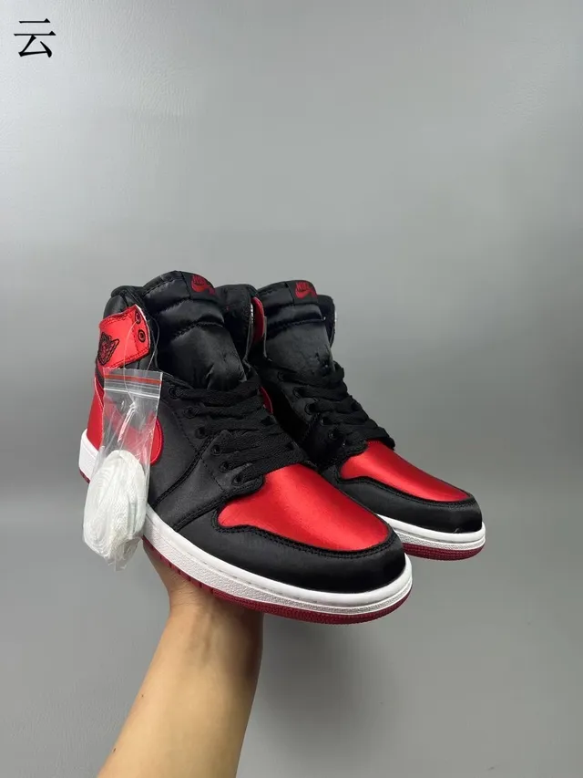 Air Jordan 1 High Black Red White Basketball Shoes 4