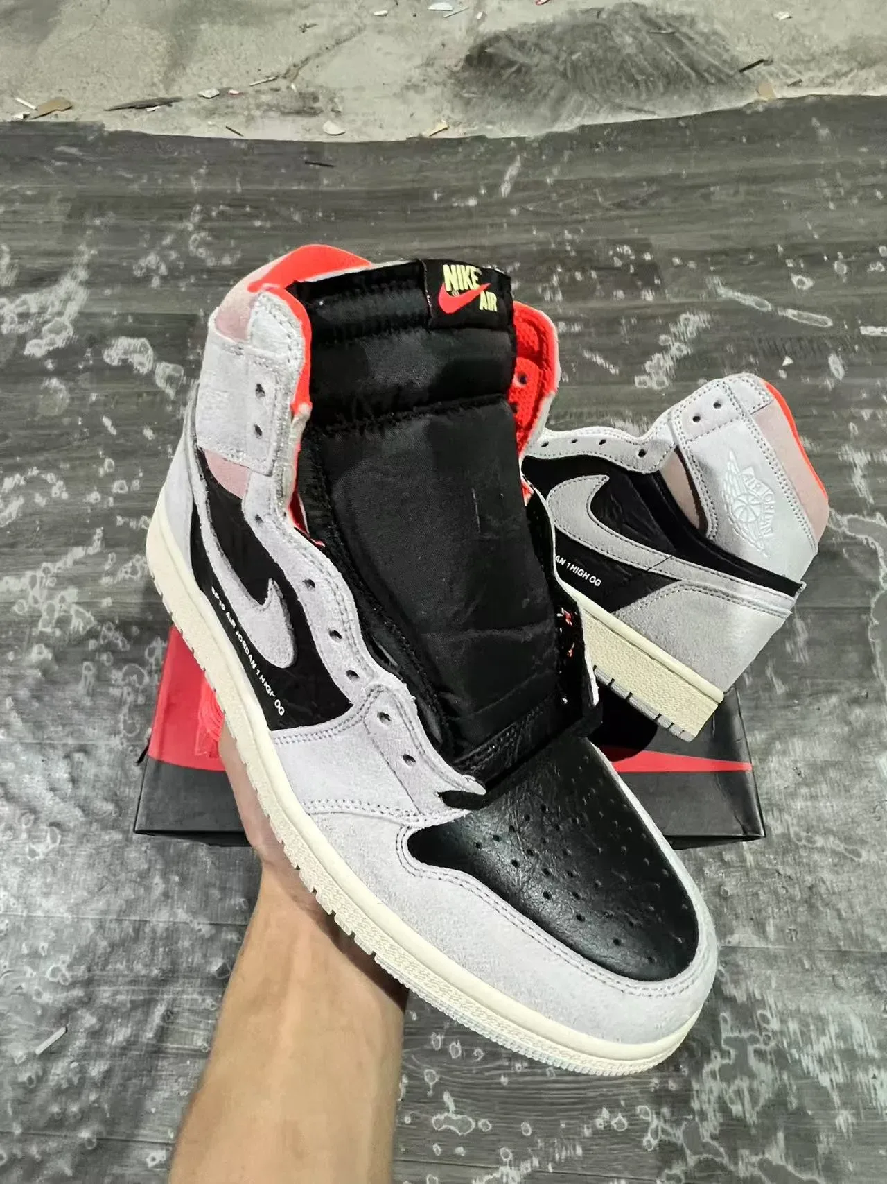 Air Jordan 1 High OG SP19 Tênis de Basquete Cinza Claro Preto Creme 2
