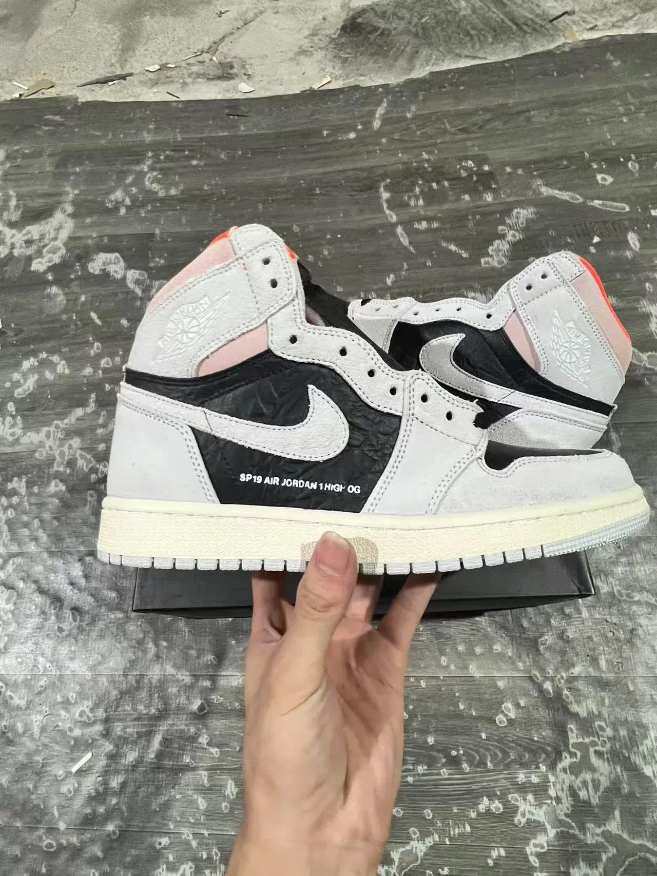 Air Jordan 1 High OG SP19 Tênis de Basquete Cinza Claro Preto Creme 7