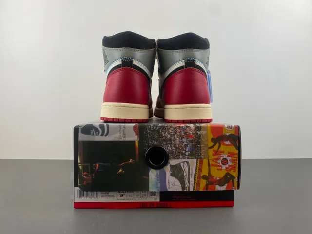 Chaussures de basketball Air Jordan 1 High rouge blanc noir crème 17