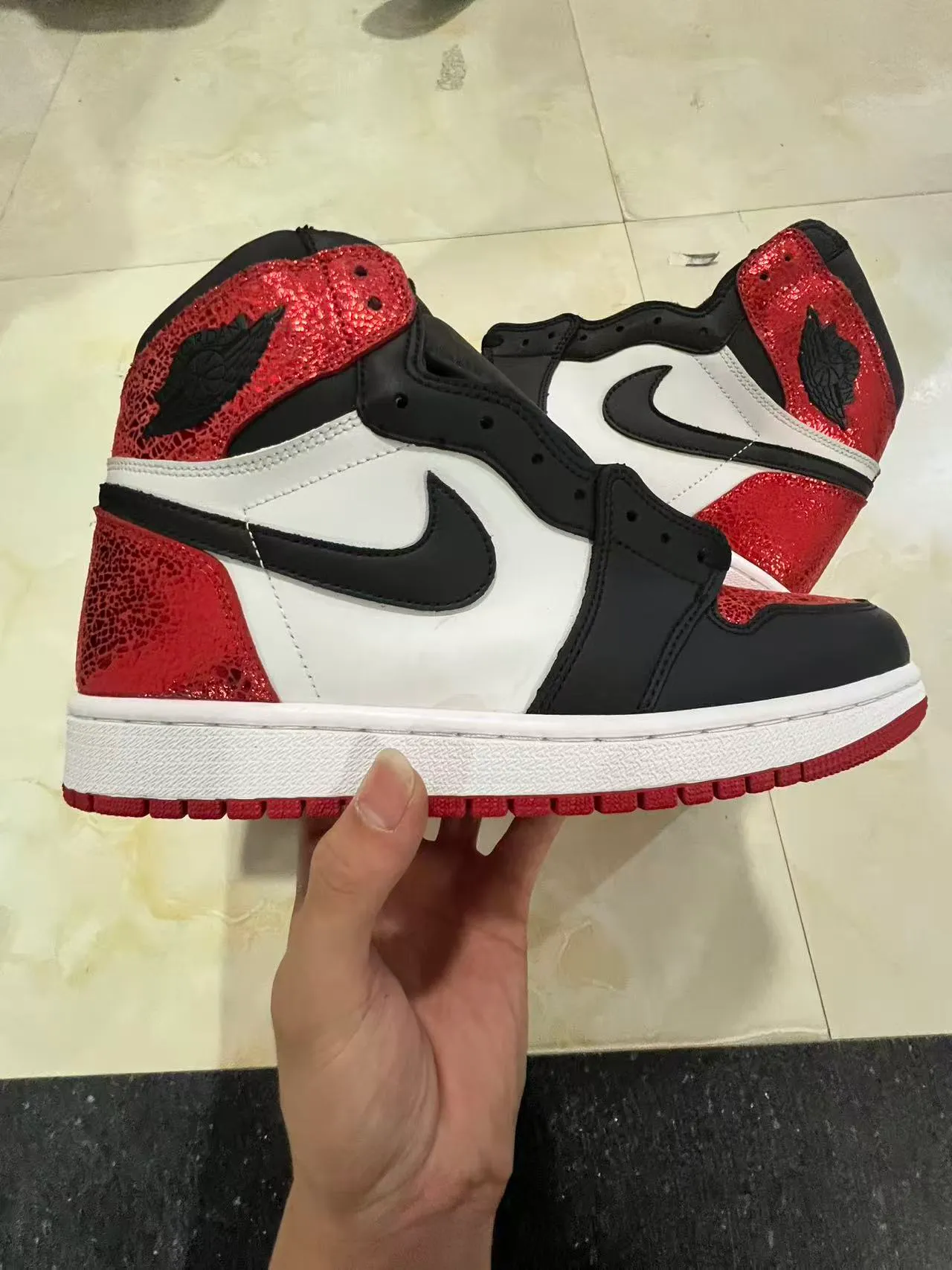 Chaussures de basketball Air Jordan 1 High peau de serpent rouge noir blanc 7