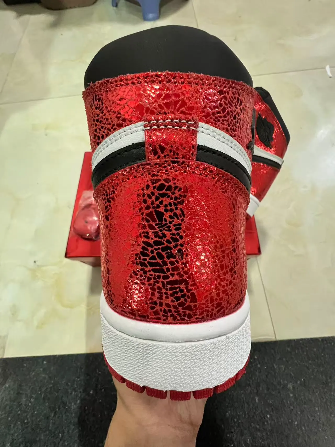 Chaussures de basketball Air Jordan 1 High peau de serpent rouge noir blanc 8