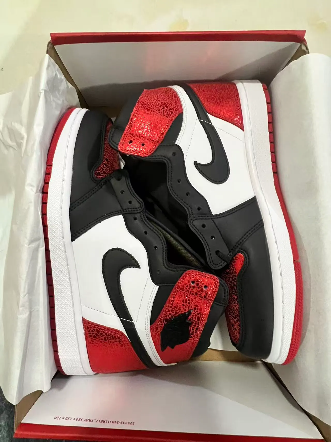 Chaussures de basketball Air Jordan 1 High peau de serpent rouge noir blanc 9