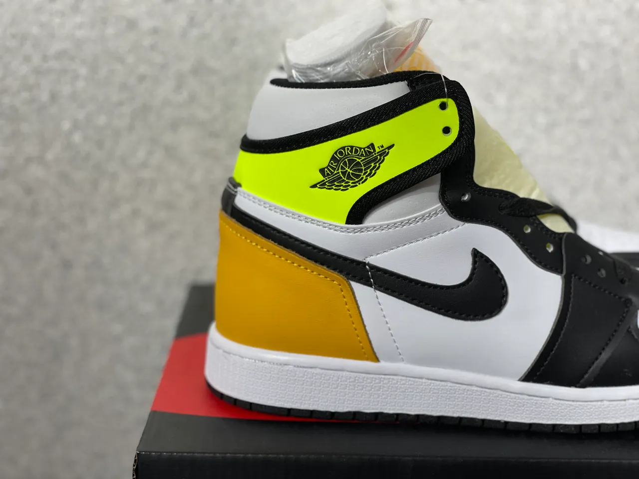 Air Jordan 1 High White Black Mustard Neon Yellow Basketball Shoes 3