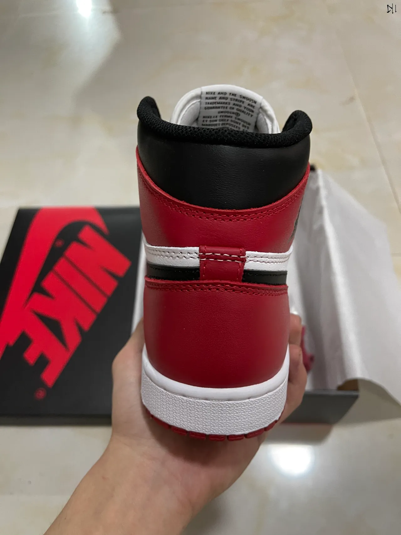 Zapatillas de baloncesto Air Jordan 1 High blanco negro rojo 6