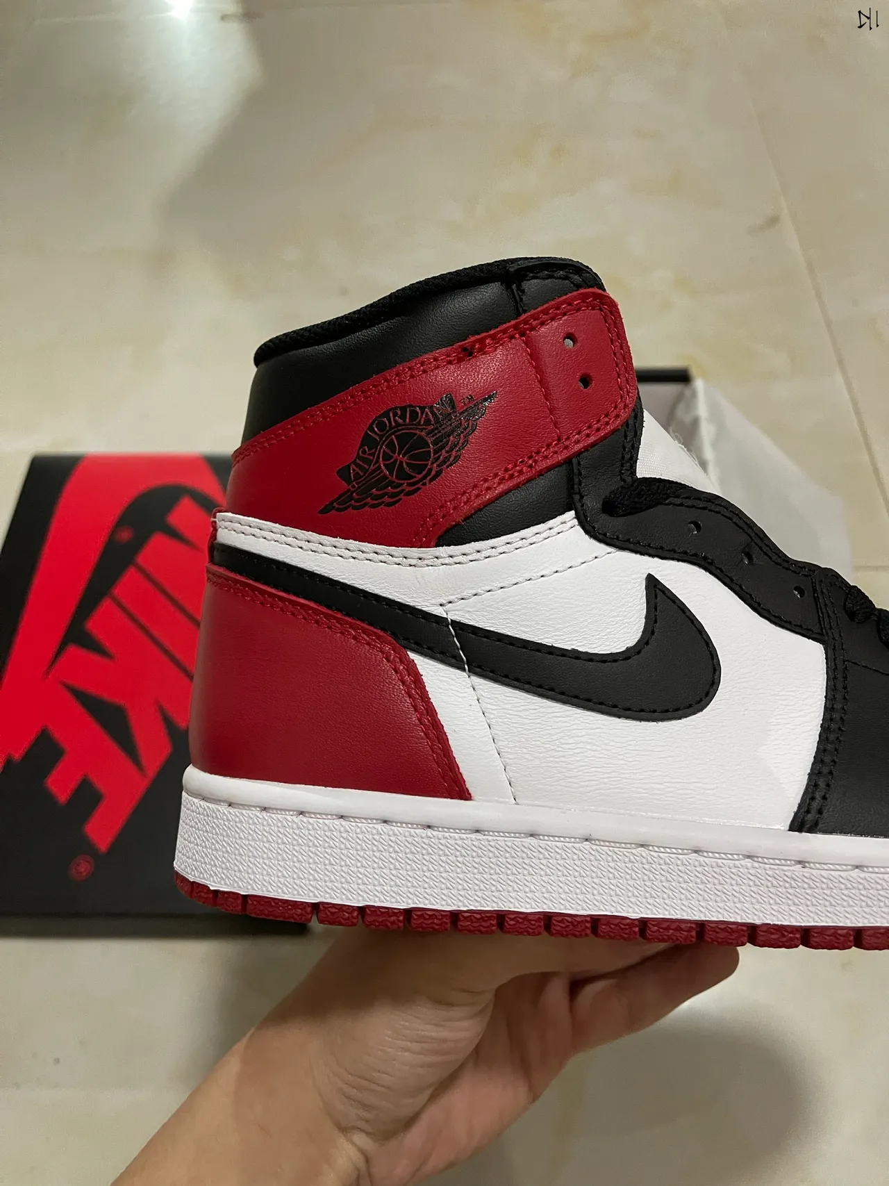 Zapatillas de baloncesto Air Jordan 1 High blanco negro rojo 7