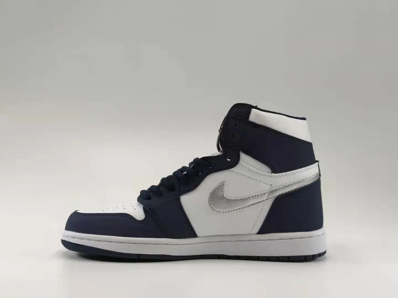 Air Jordan 1 High Tênis de Basquete Branco Navy 3
