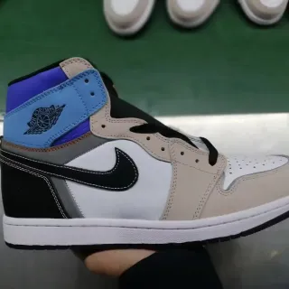 Air Jordan 1 白色米色 高帮 多面板 皮革 篮球鞋