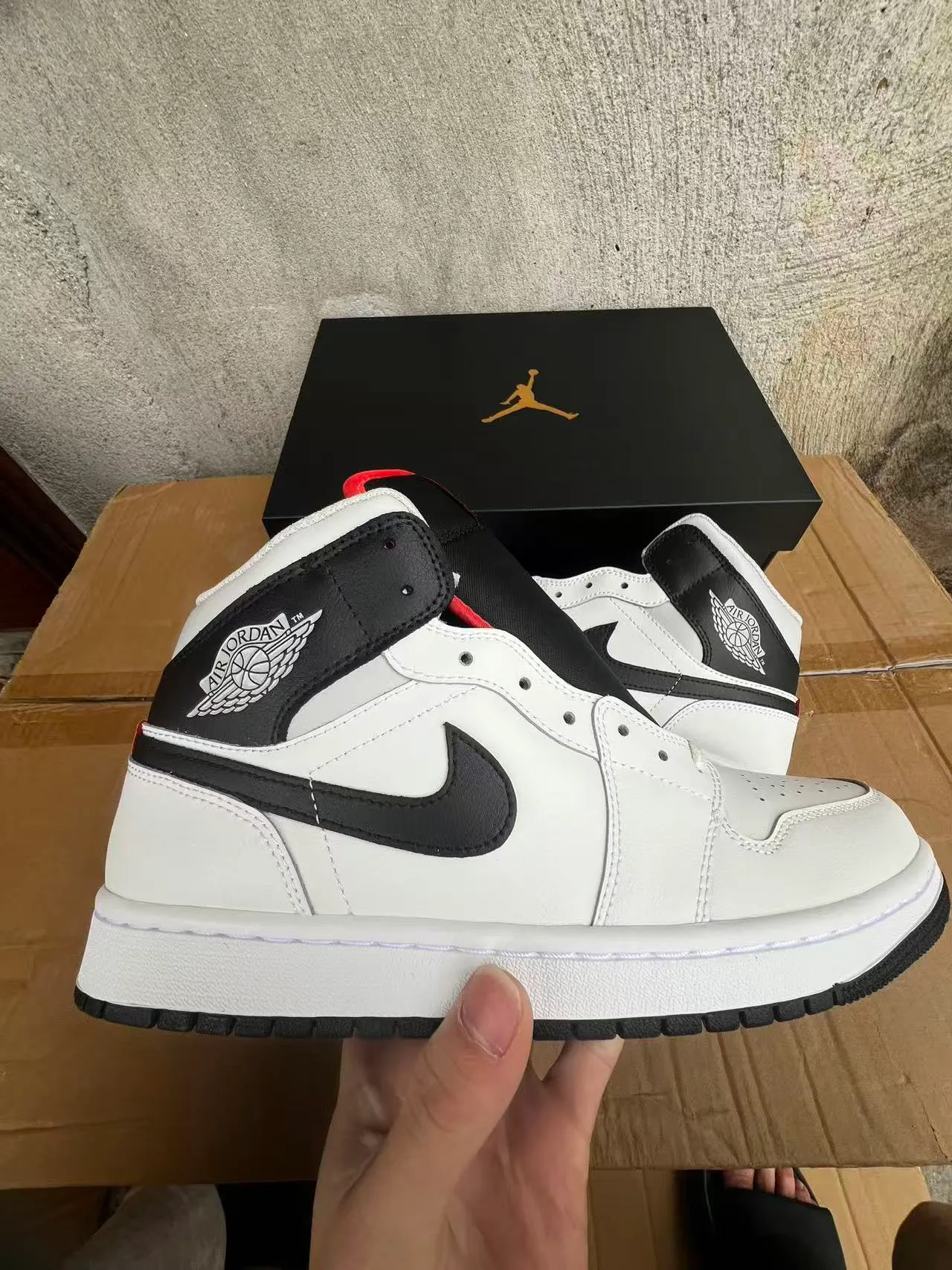 Air Jordan 1 White Black Red Basketball Shoes 7