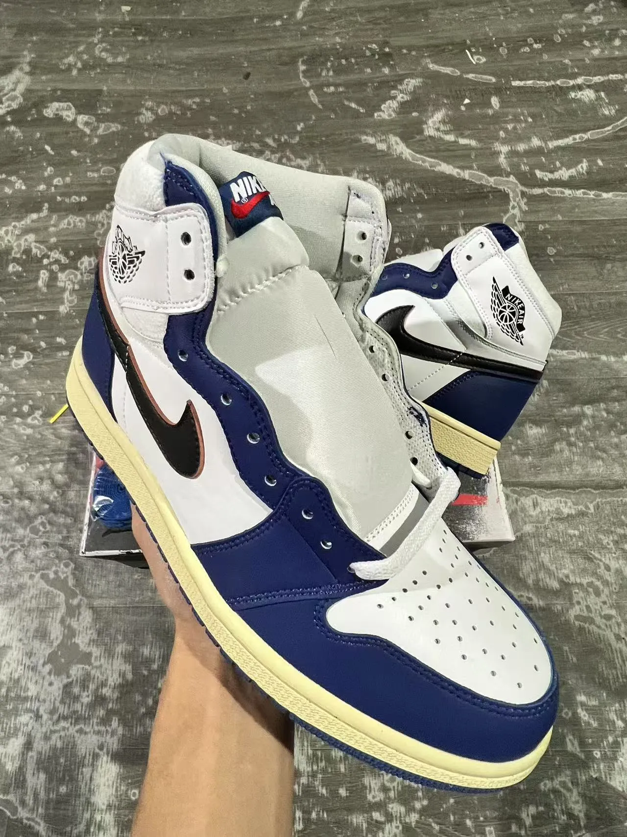 Air Jordan 1 White Navy High-Top Leather-Paneled Basketball Shoes 2