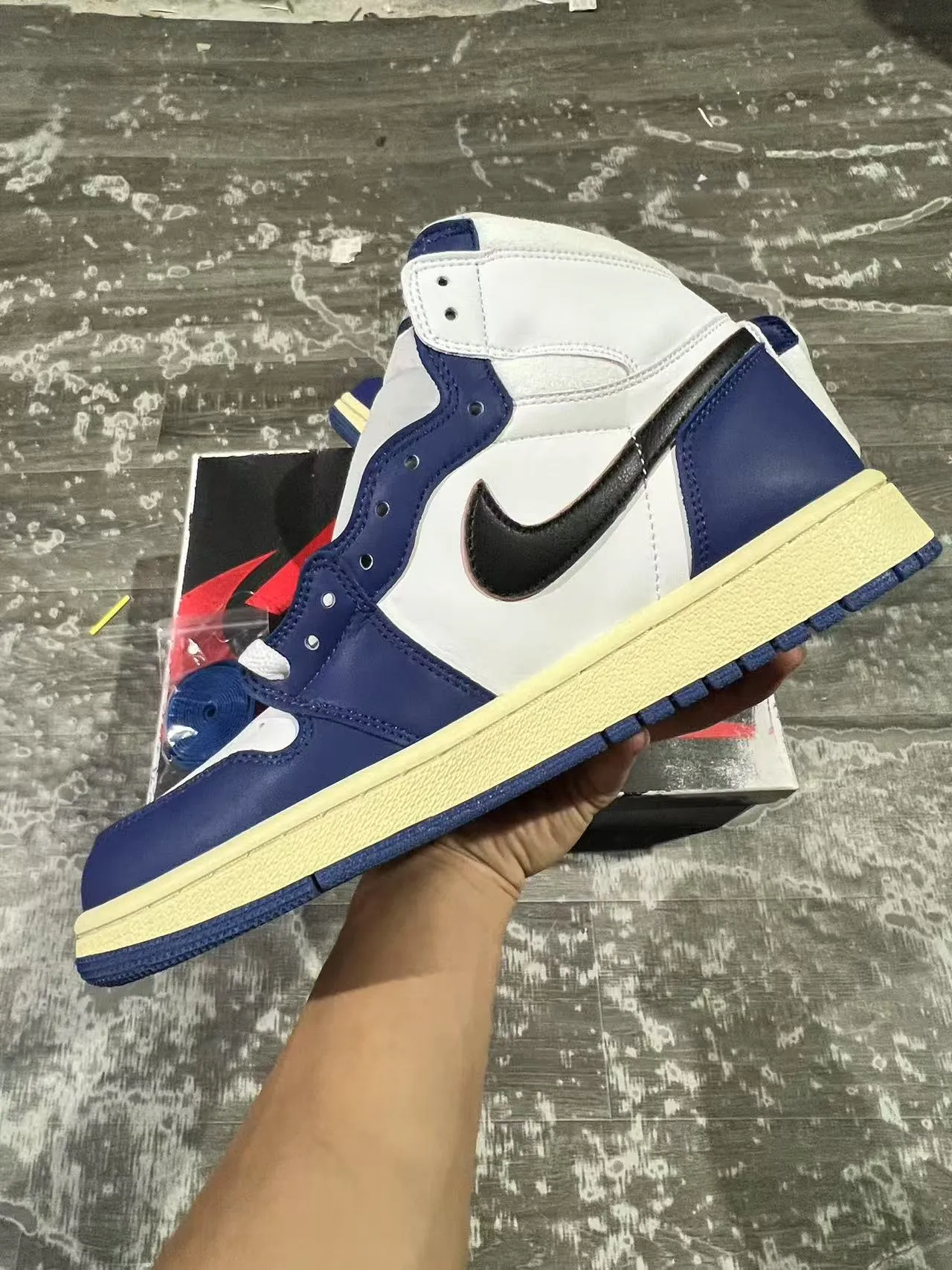 Air Jordan 1 White Navy High-Top Leather-Paneled Basketball Shoes 5