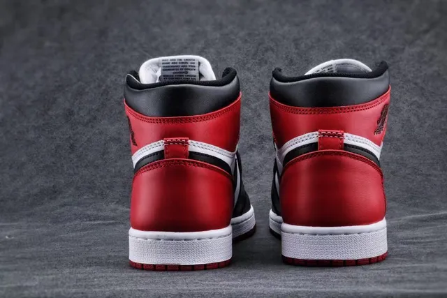 Air Jordan 1 White Red High-Top Leather-Paneled Basketball Shoes 5