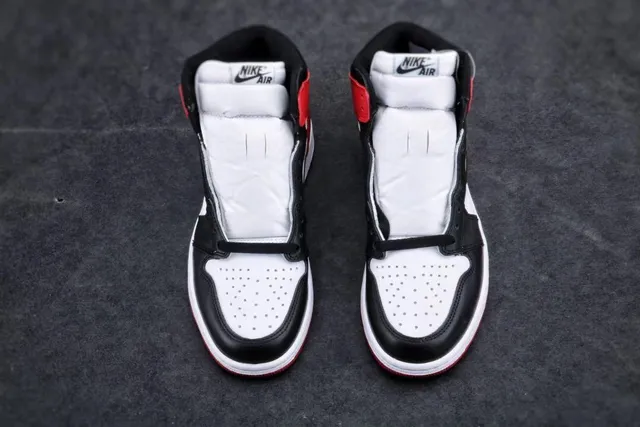 Air Jordan 1 White Red High-Top Leather-Paneled Basketball Shoes 6