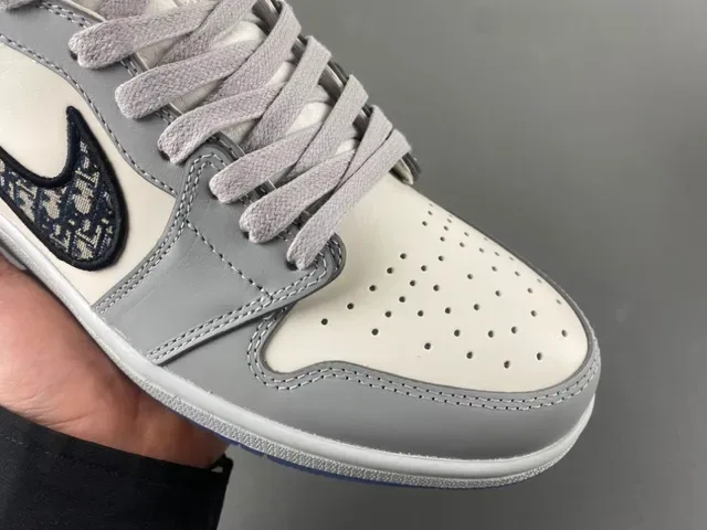 Air Jordan 1 x Dior Tênis de Basquete High-Top 2