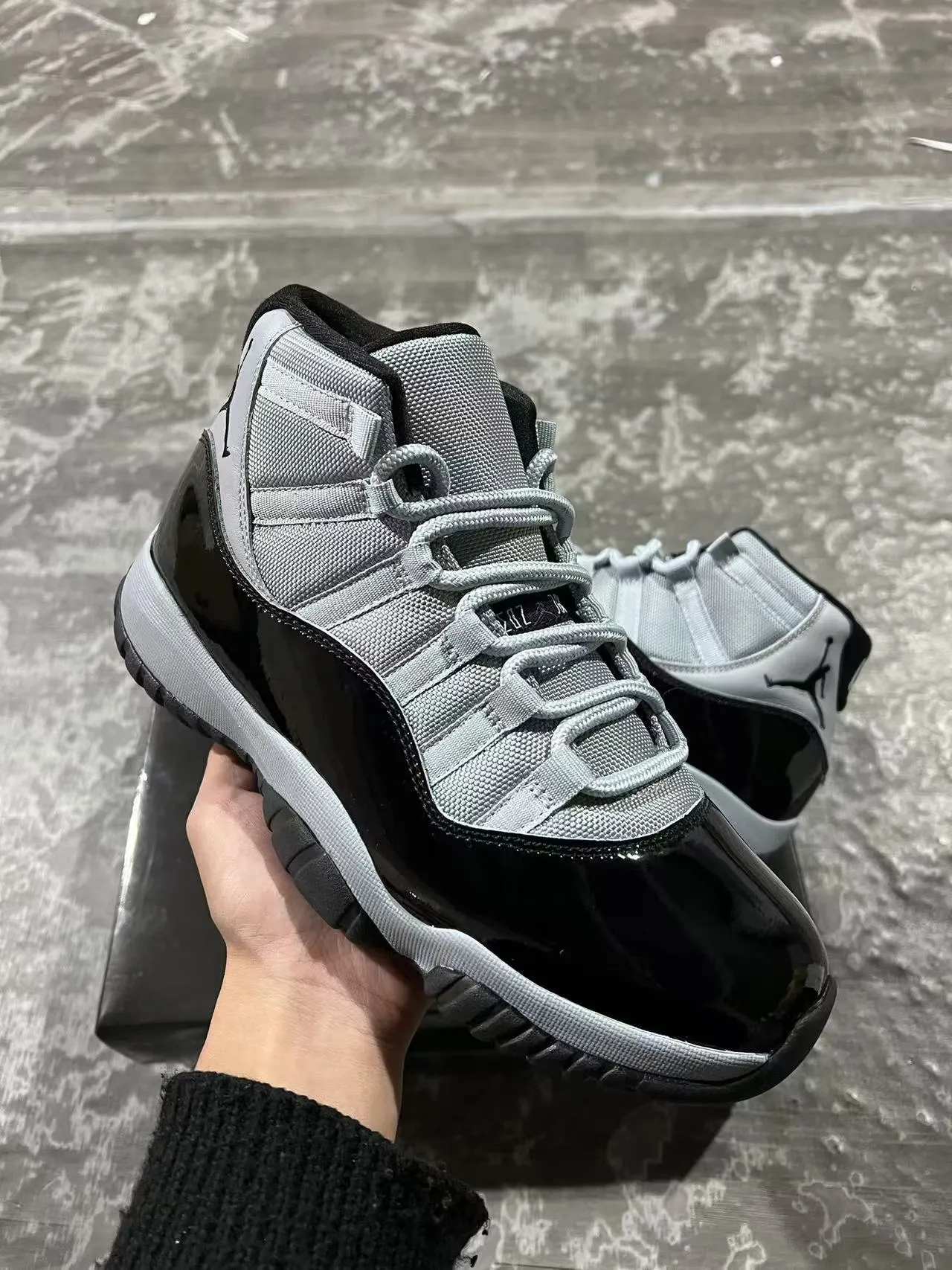 Air Jordan 11 Black Gray High-Top Patent Leather Mudguard Basketball Shoes 2