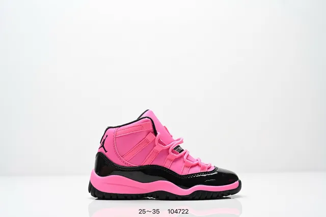 Tênis de basquete Air Jordan 11 em couro envernizado preto e goma 21