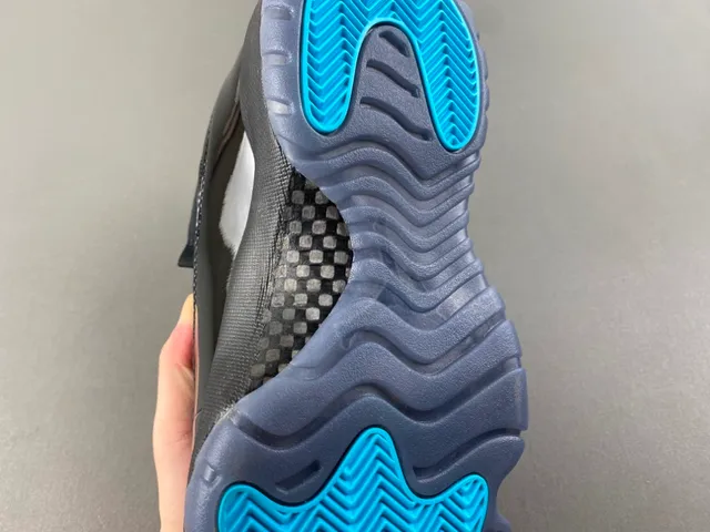 Air Jordan 11 Negro Cuero Patentado Icy Blue Zapatillas de Baloncesto 8