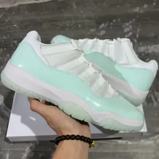 Air Jordan 11 薄荷绿 漆皮篮球鞋