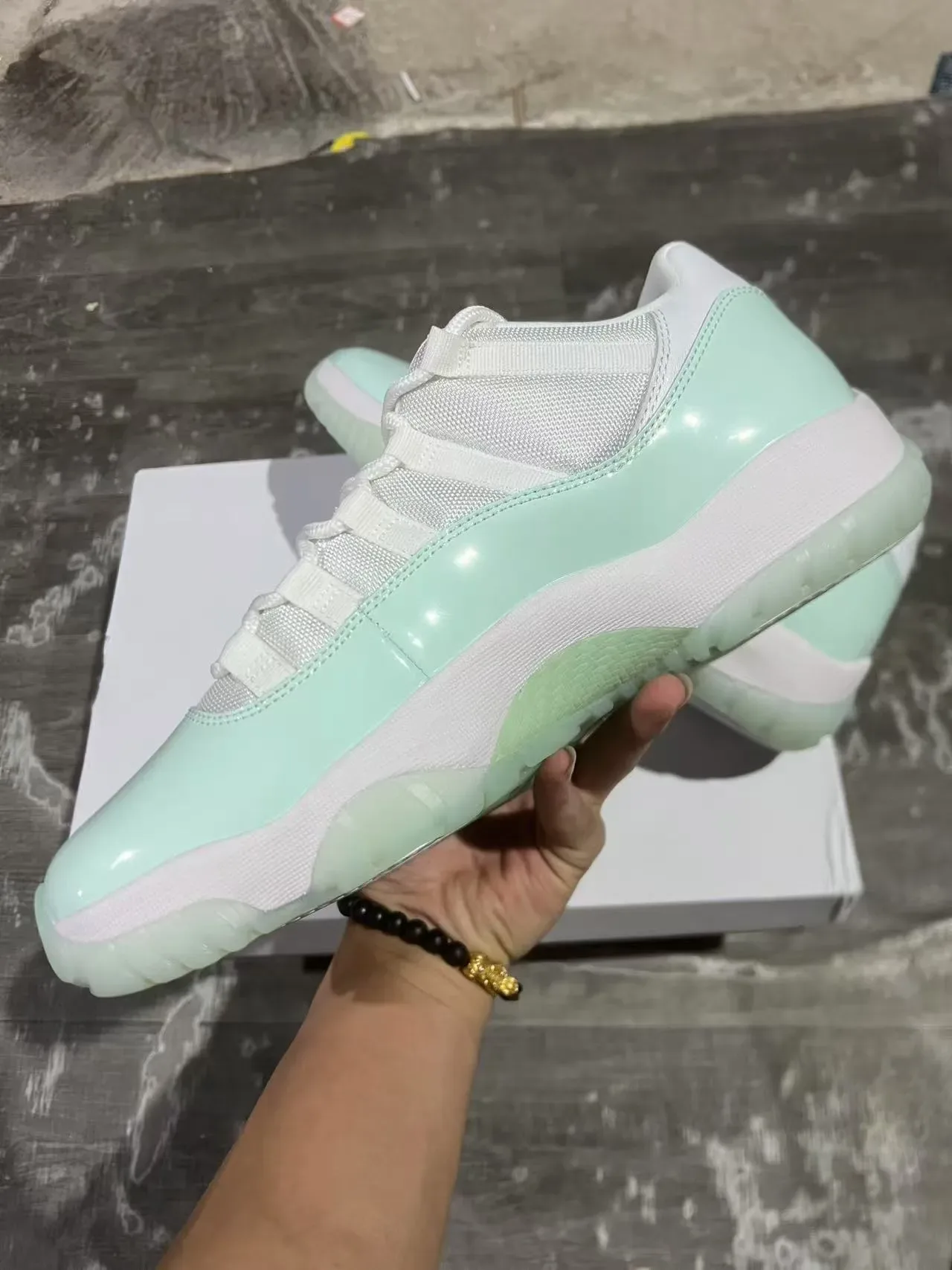 Air Jordan 11 أخضر مينت جلد لامع أحذية كرة السلة 5