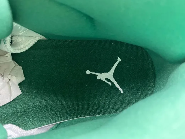 Air Jordan 11 Retro White and Green Patent Leather Basketball Shoes 8