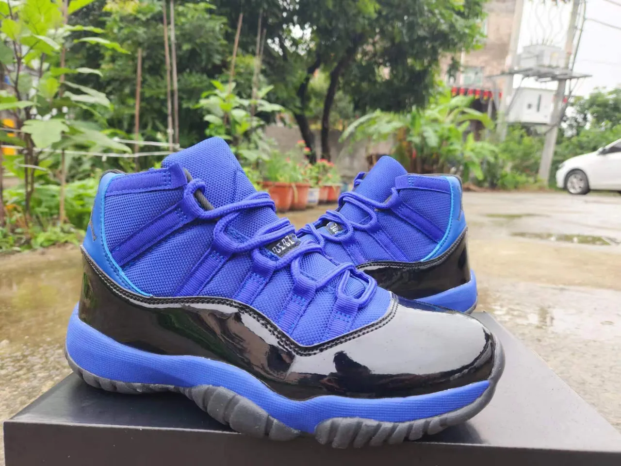 Air Jordan 11 Royal Blue and Black Patent Leather Basketball Shoes 4