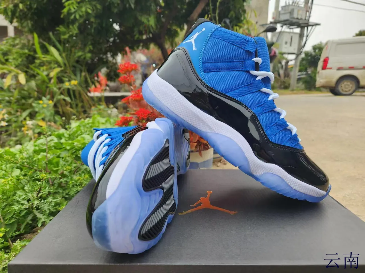 Air Jordan 11 Royal Blue Black Patent Leather Basketball Shoes 3