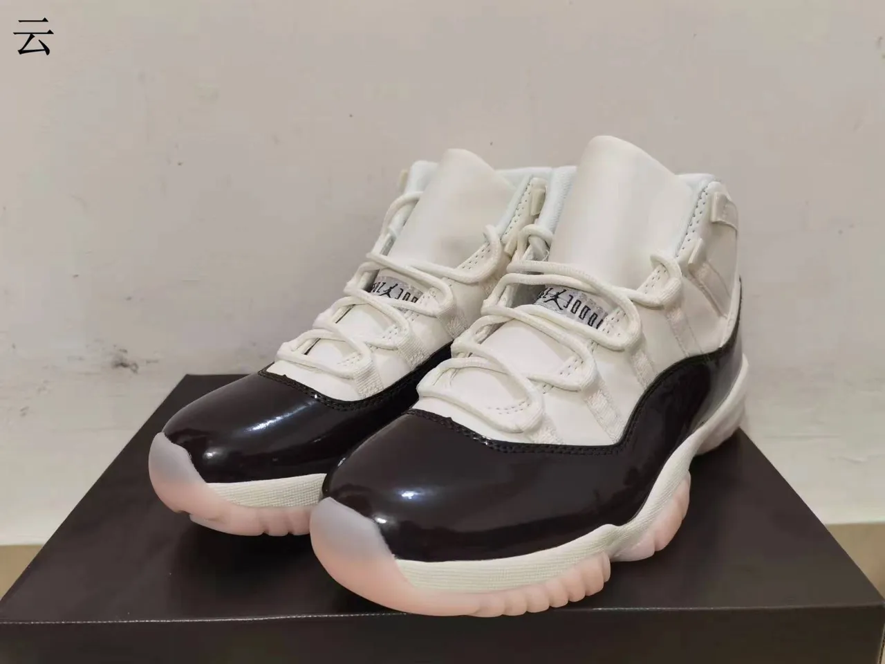 Air Jordan 11 White Black High-Top Patent Leather Toe Cap Basketball Shoes 2