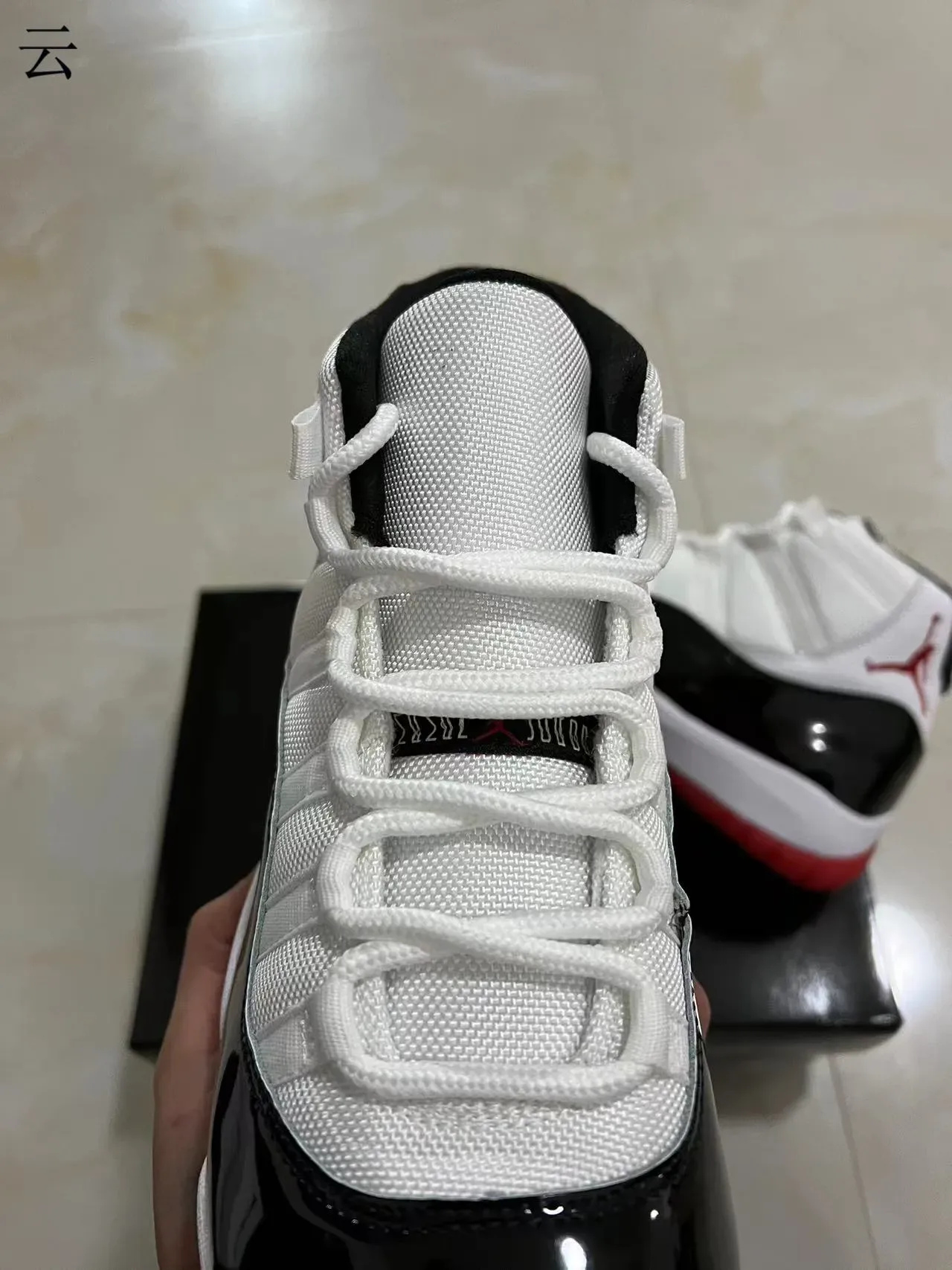 Air Jordan 11 Branco Preto Vermelho tênis de basquete 4