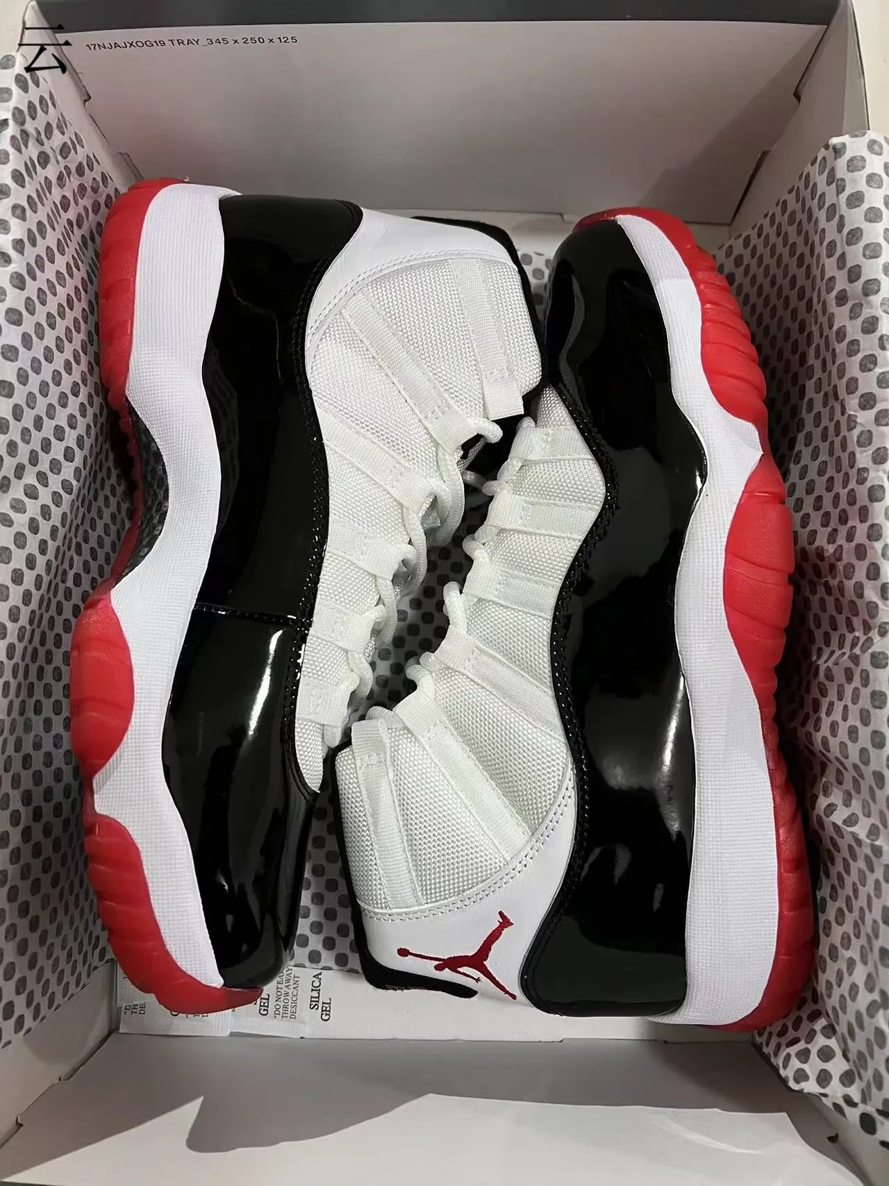 Air Jordan 11 Branco Preto Vermelho tênis de basquete 9