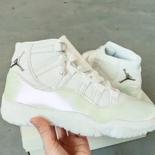 Air Jordan 11 White Iridescent Gradient Basketball Shoes
