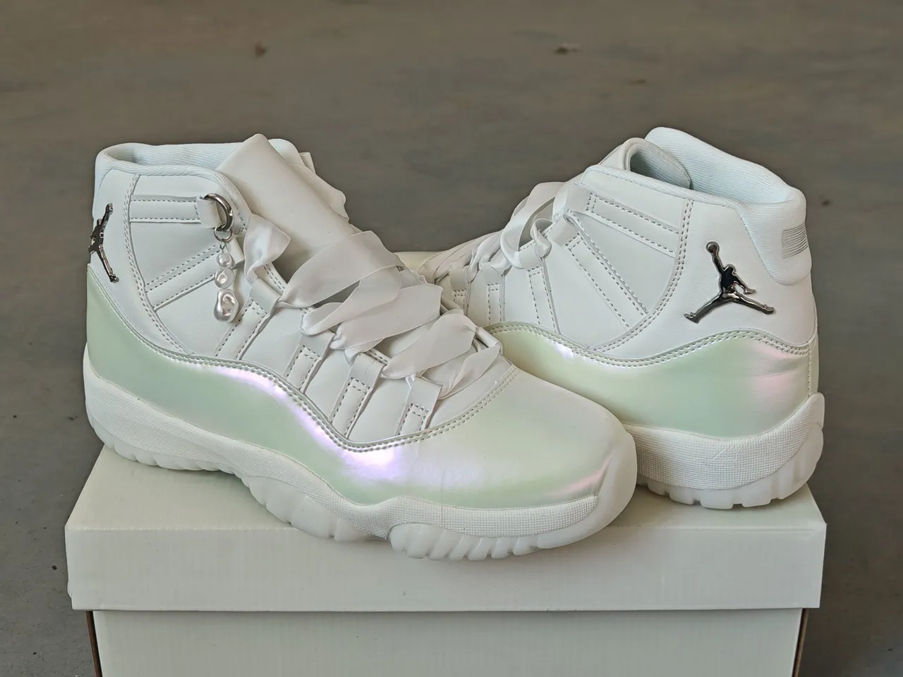 Air Jordan 11 White Iridescent Gradient Basketball Shoes 7
