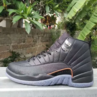 Air Jordan 12 黑橙色斑点鞋底篮球鞋