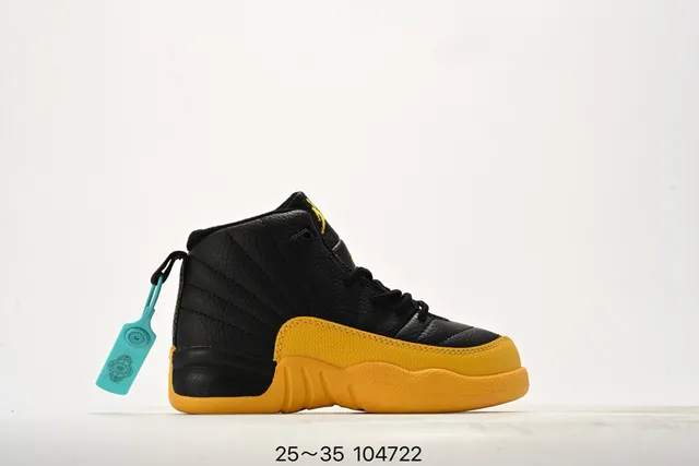 حذاء كرة السلة للأطفال Air Jordan 12 أسود وأصفر 3