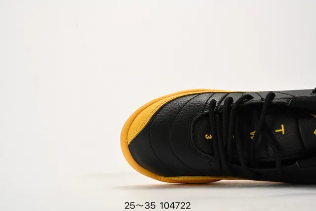 حذاء كرة السلة للأطفال Air Jordan 12 أسود وأصفر 14