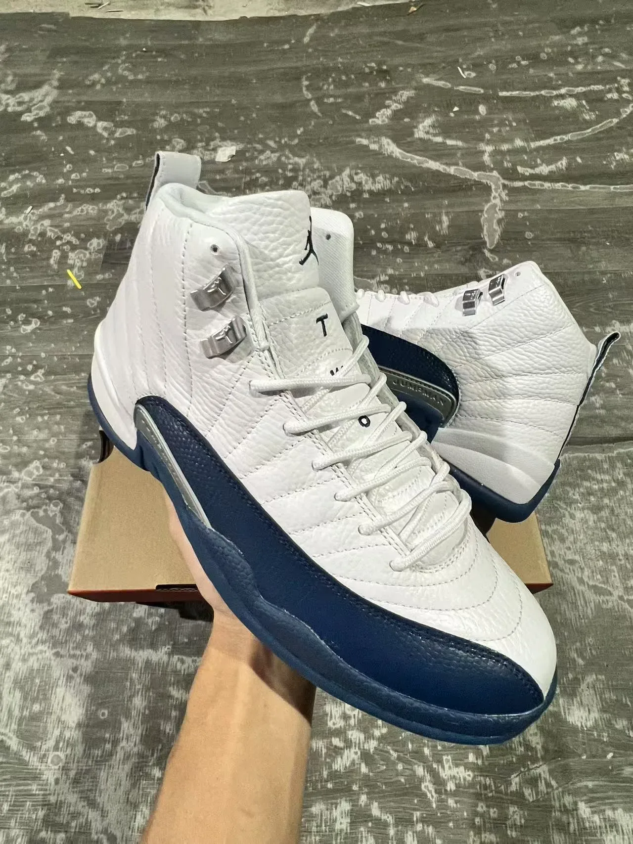 Air Jordan 12 Tênis de Basquete Branco Navy Couro 2